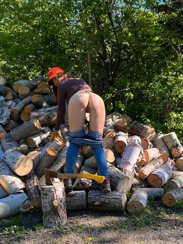 Need help chopping down your morning wood? 🪵🪓🪵

*disclaimer:..