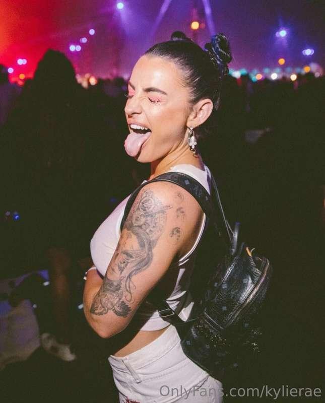 wayyyy too excited for the weekend & ofc i’m brining you wit..