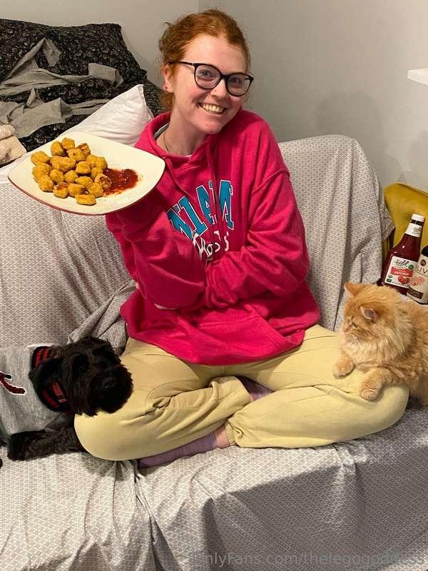 Vegan nuggies and fur babies please 😋