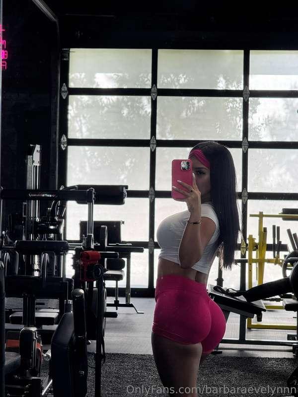 Who needs weights when you can just stare? 😉