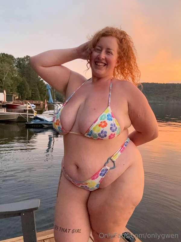 A quiet evening with mommy on the pier