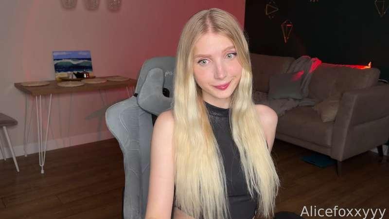 #fyp #blonde #longhair #teen #smalltits #cute #natural 