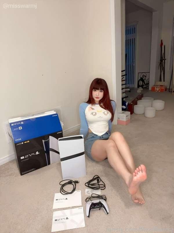 POV: i am your gf gifted you the birthday gift 🎁  your reaction? 