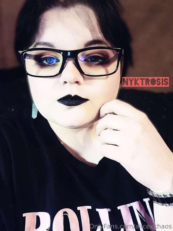 Hey hey I'm back for some fun!I'll be posting again soon, bu..