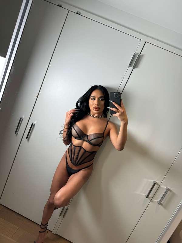 Do you think you can satisfy me?🫦