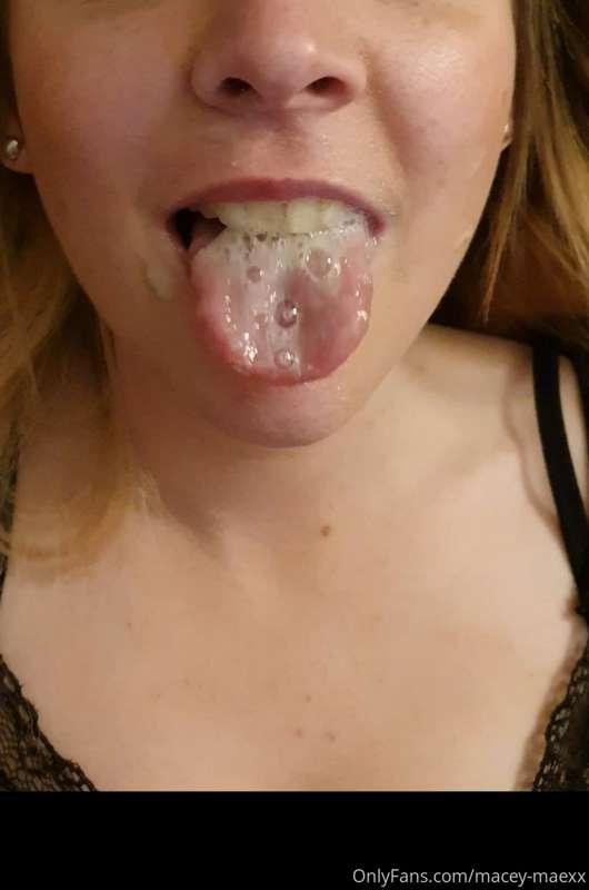 💦Cum + tongue = happiness💦