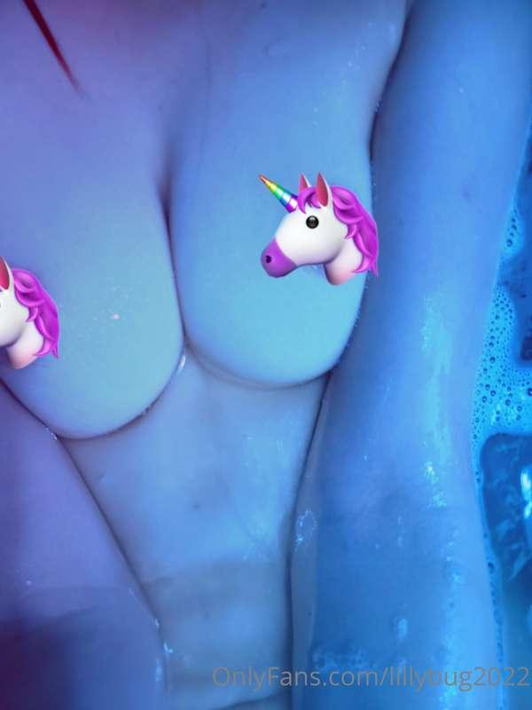 🎀U can take a bath with me if u promise to bring a bathbomb🙈..