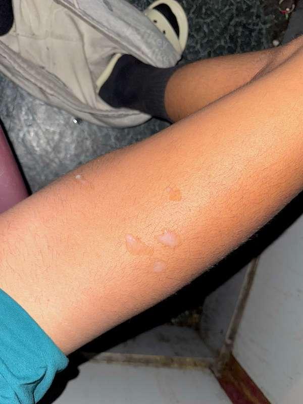 Ever gotten cum from someone else in a booth?https://onlyfan..