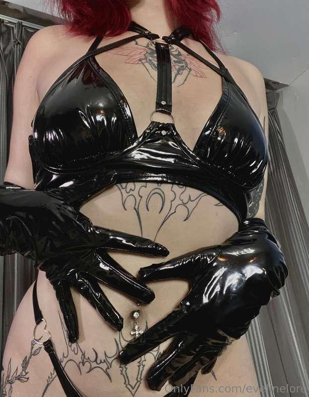 evelinelore image #0