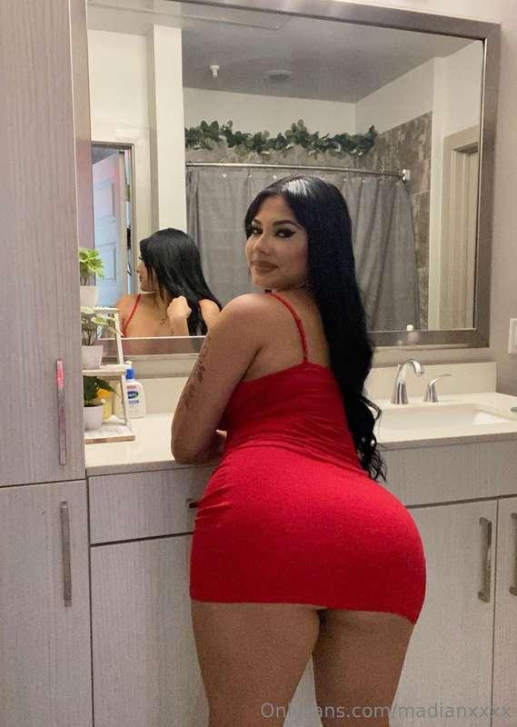 Perfectly positioned, nothing but soft edges and temptation ..