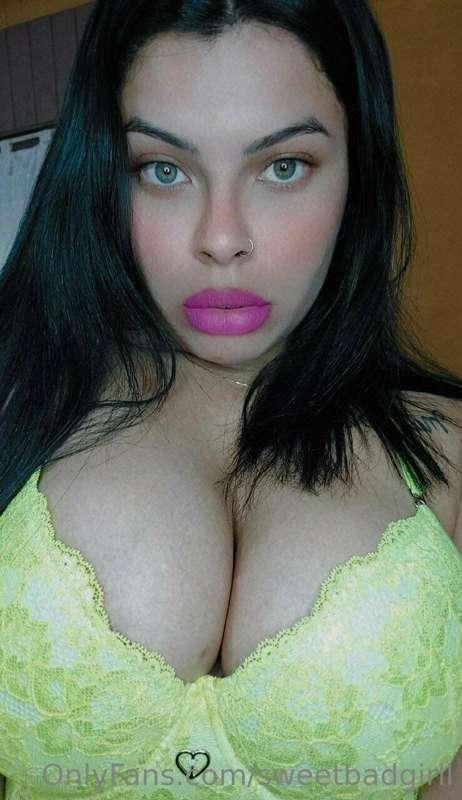 # 🥵 BIG NATURAL TITS 🥵
my friend is crazy to play with you n..