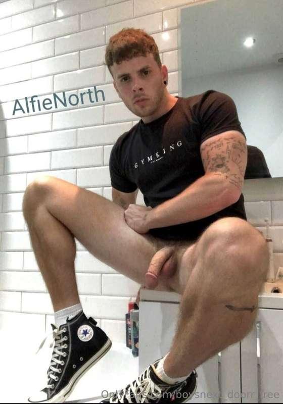 boysnext_doorr_free image #3