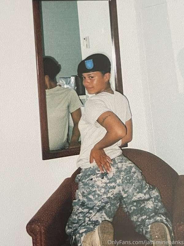 Happy Veterans Day!!! 

Did y’all know I served in the Unite..
