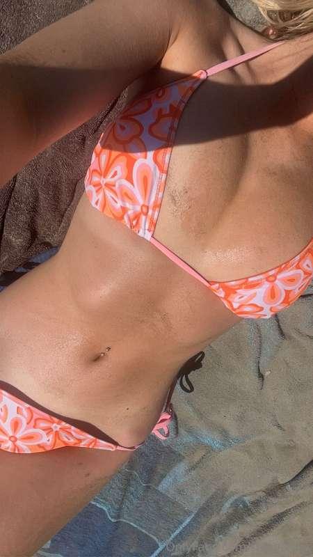 AHH😝 my tits are STILL wet from the beach 💦 unlock the naked..