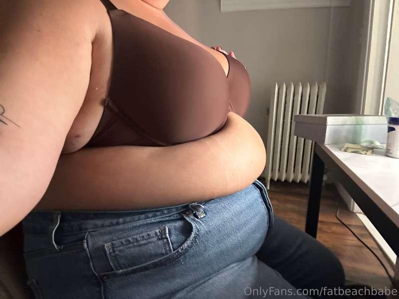 Bets on when this jeans will burst?