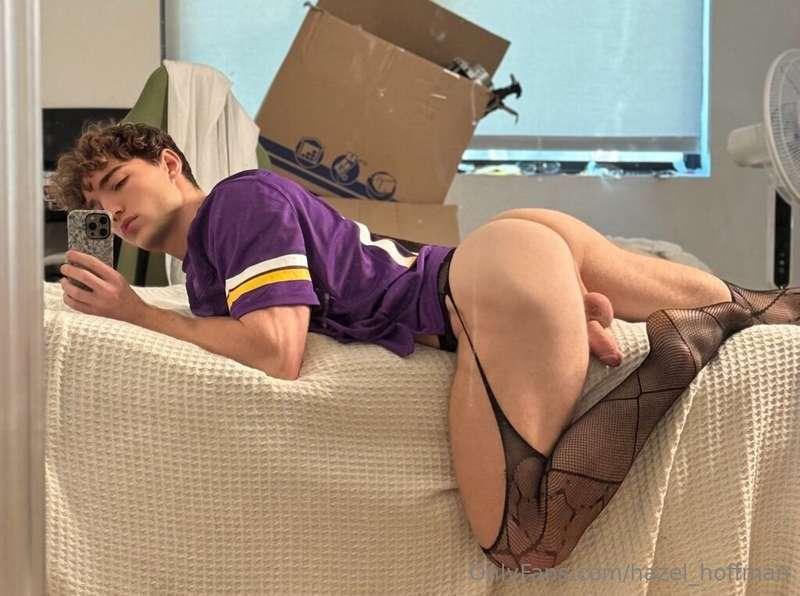 Waiting for the shy guys to come message me like…