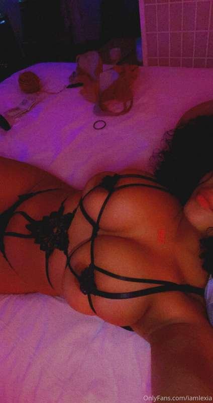 Cuéntame cual es tu fantasía mas caliente? 😈