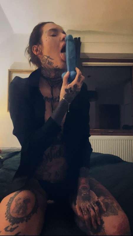 Is this deepthroat? 
20/28
