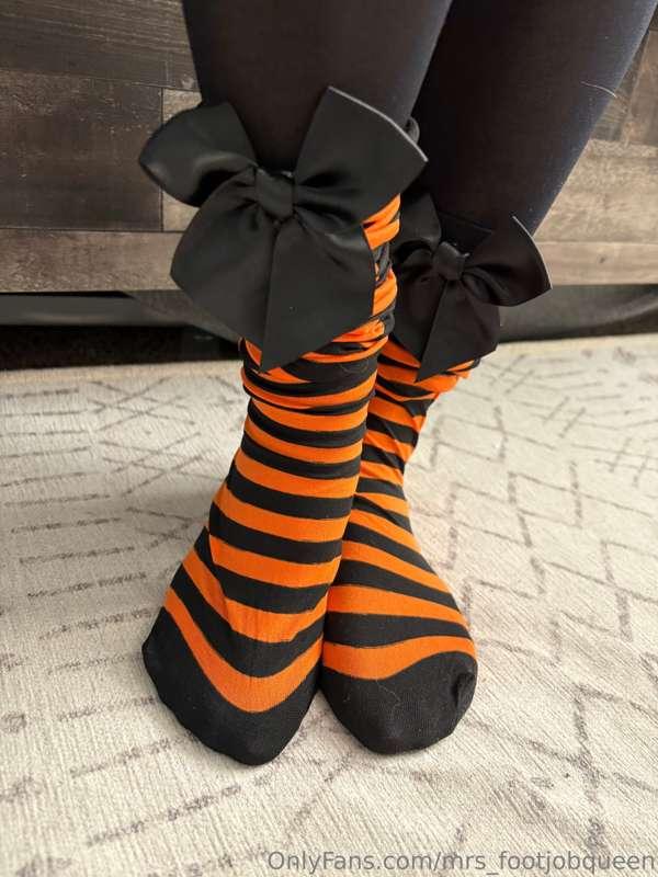 mrs_footjobqueen image #5