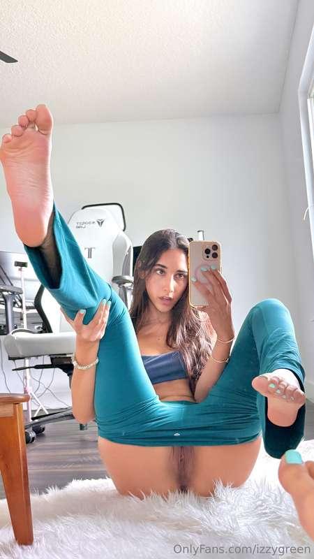 does anyone else get feral level horny after working out? 😩 ..