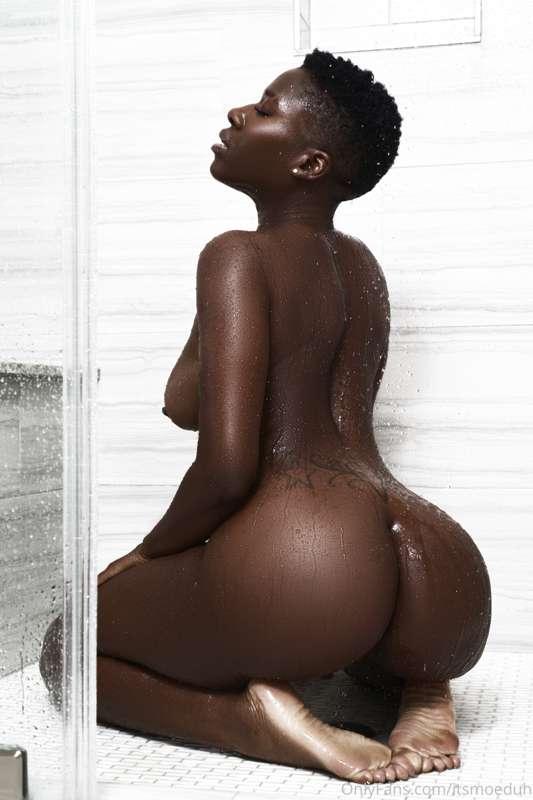 Happy Juneteenth y'all ❤🖤💚 here's some black for your eyehol..