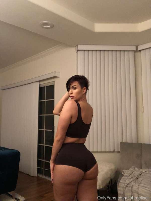 Tip my bootyyyy 💰💋💋💋