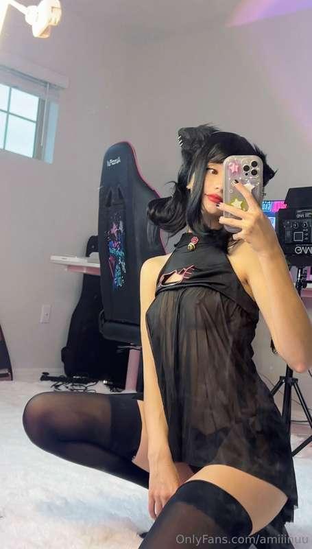 OMG MY DRESS IS COMPLETELY SEE THRU! I filmed sooo much hot ..