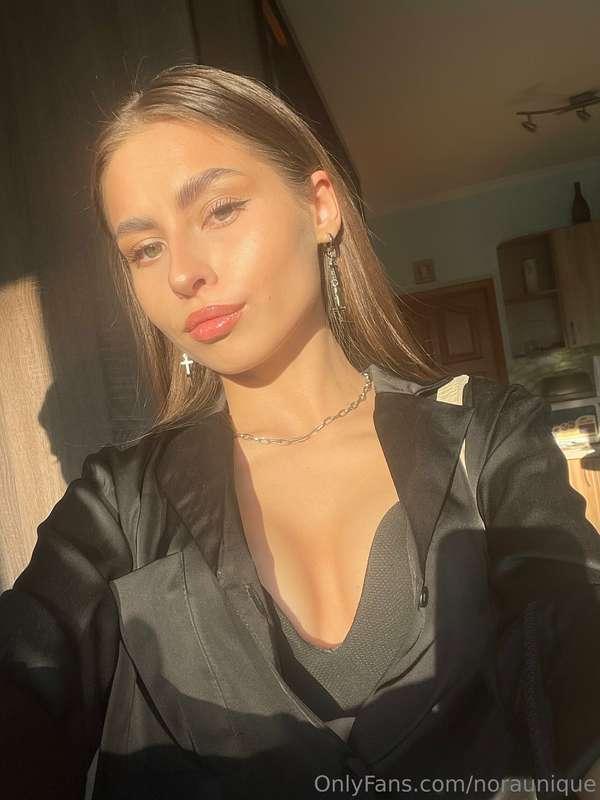 I love this selfie so much that keeping it in the gallery is..