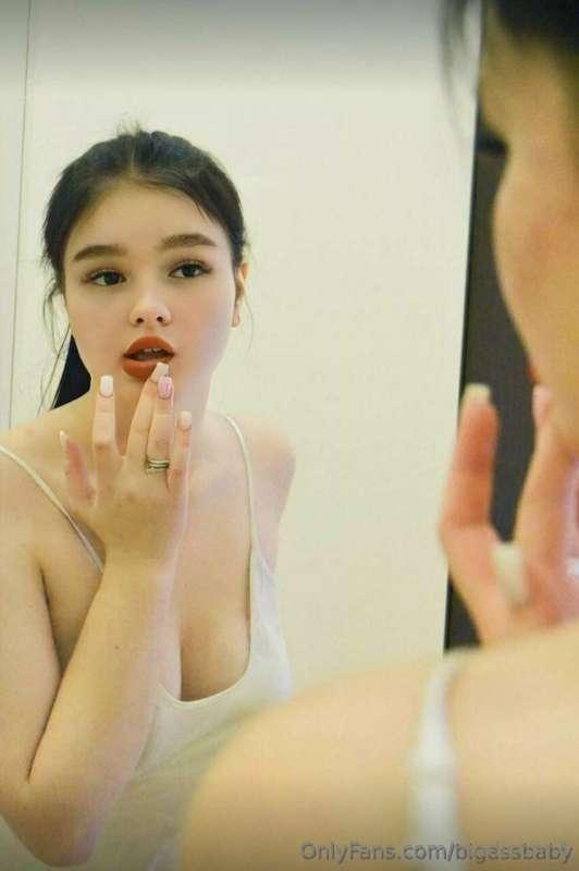 😈Make @bigassbaby pussy get wet😻🤤
😈She really likes to play ..