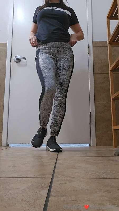 nikkirose1979 image #0