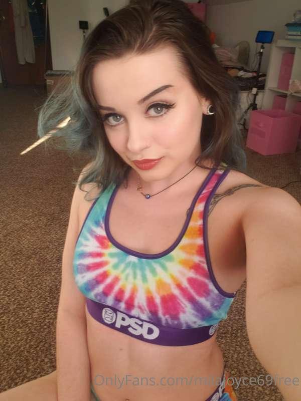 Check out my VIP onlyfans to see all my naughty content! 
 O..