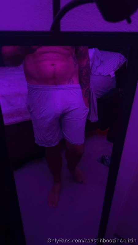 Outfit of the night. Can't beat the grey sweats 😈🍆💦 
