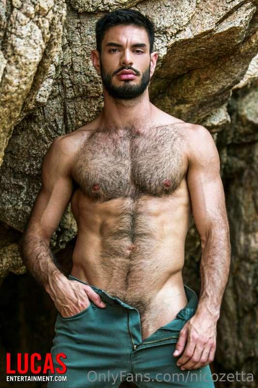 New pics from Lucas 😈