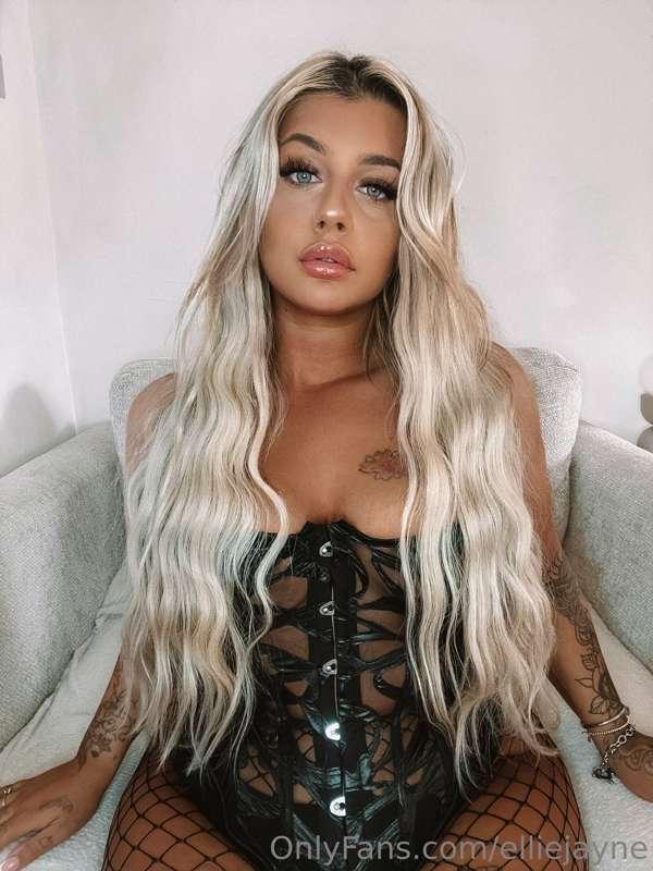 Did you know each time you tip me my pussy dribbles just a l..