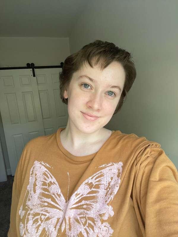 My hair is growing out!! What do we think?! 😌 pls be nice 🥹