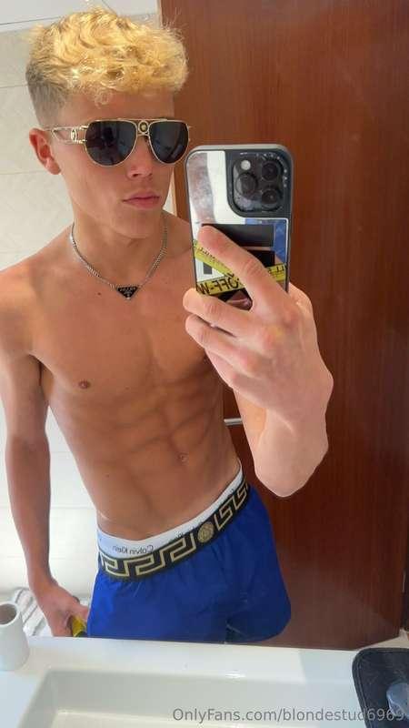 Lets get horny baby xx