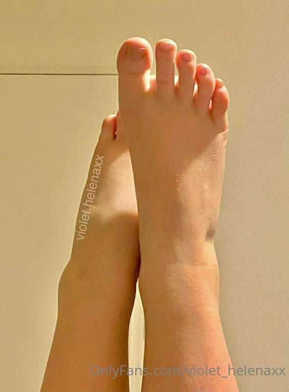 You like my feet?? 😘