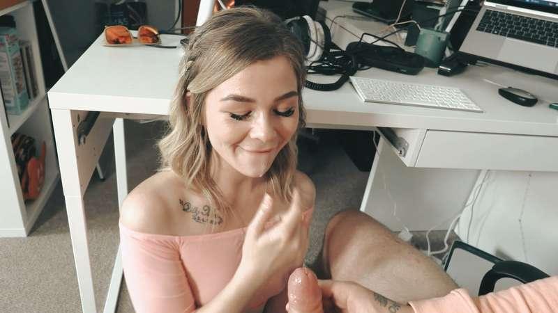 😵🍆😵🍆😵🍆😵🍆😵🍆😵🍆 That was a very impressive blowjob! i wanted to nut the moment she started swallowing my dick! 😵🍆😵🍆😵🍆😵🍆😵🍆😵🍆

@lilbabylouxox                                                                                                                                    
 
#fyp #reallifecucks #couple #coupleswap #cuckold #hotwife #realcouple #foursome #threesome #spitroast #bigfacials #creampie #cuckquean	
