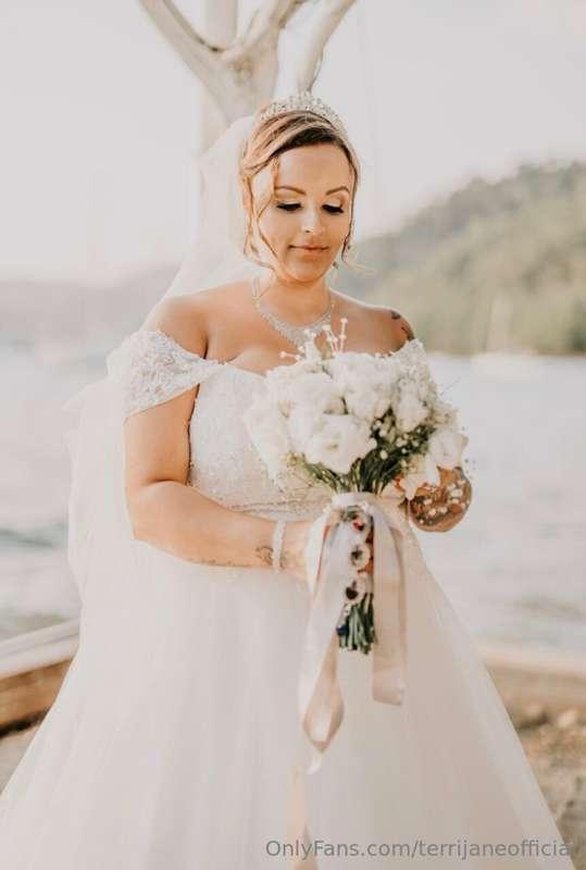 Couple more wedding pics here for u guys