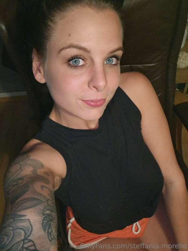 Gut in den Sonntag gestartet Süßer ? 🥰 Legst du dich noch ei..
