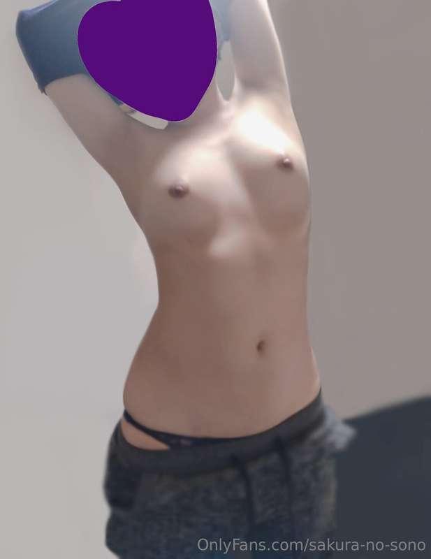 苑乃ちゃん♡ お着替え中です🤭💕