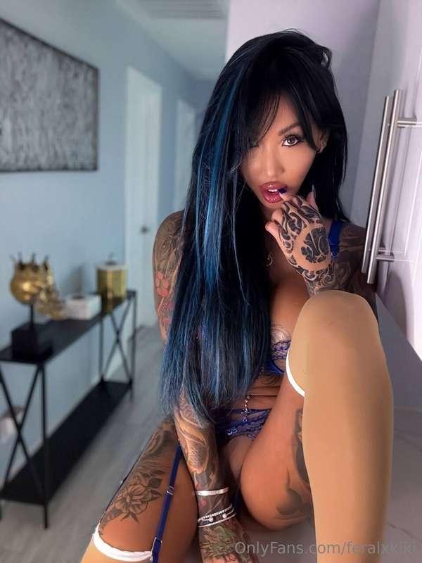 My mouth says “good girl,” but my pussy is pure chaos 💦