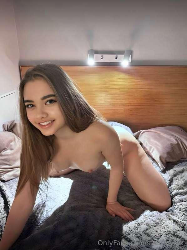 🔥 STOP SCROLLING 🔥@Ilona_syavo
🔥 Her wet pussy 🫦🫦 is waiting..
