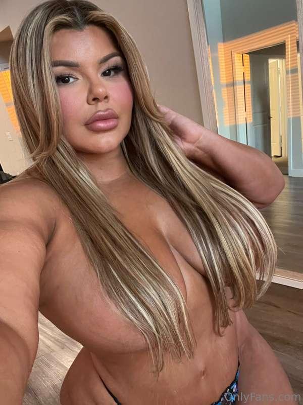 Do you want to see what my hair is hiding? 💋