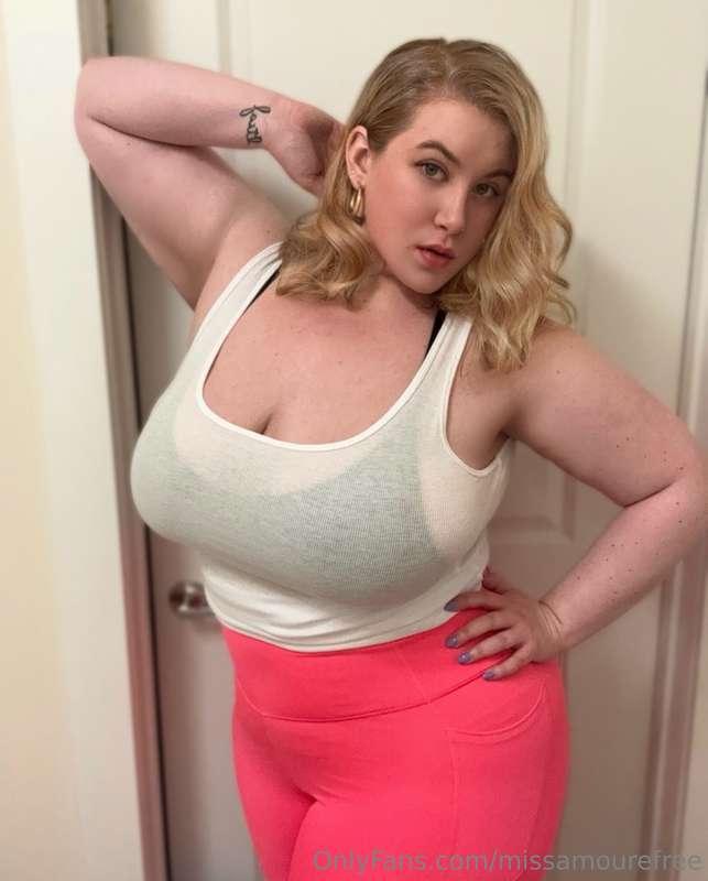 Are you ready for a sexy adventure? Sub to https://onlyfans...