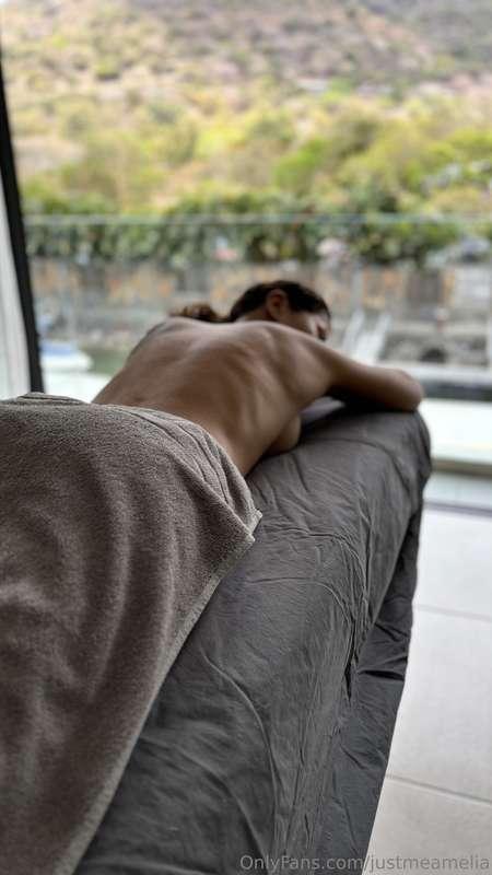 would you oil me up and give me a massage?👅