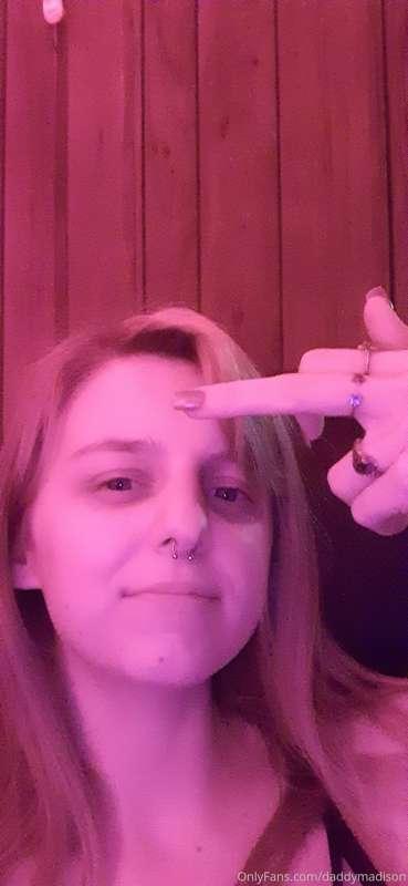 Pathetic little loser you are... simping over a women and ha..