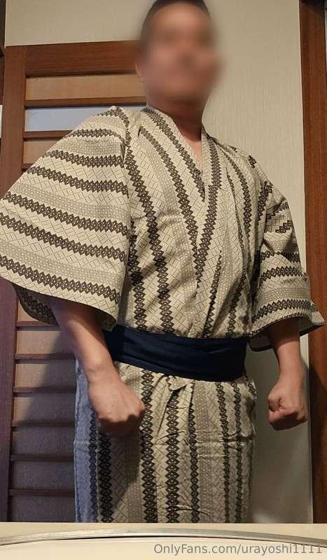 Yukata is exposed...