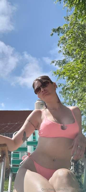 The beautiful days have finally arrived on the coast. 🌞 🌅 ⛱️..