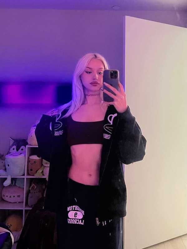 bout 2 record customsss